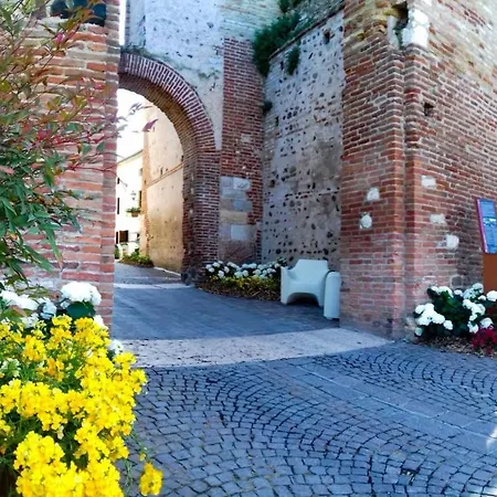 Residenza Al Castello 게스트하우스 *